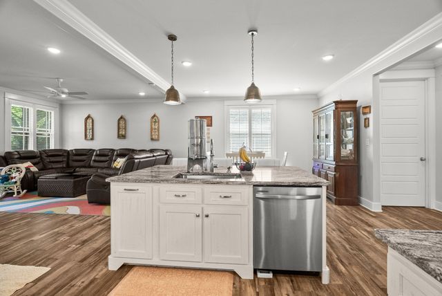 205 Dew Drop Dr, Franklin, KY 42134