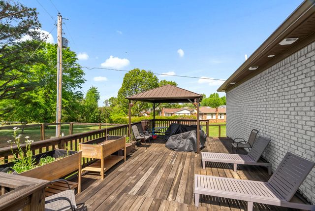 205 Dew Drop Dr, Franklin, KY 42134
