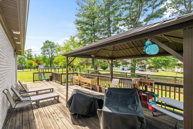 205 Dew Drop Dr, Franklin, KY 42134