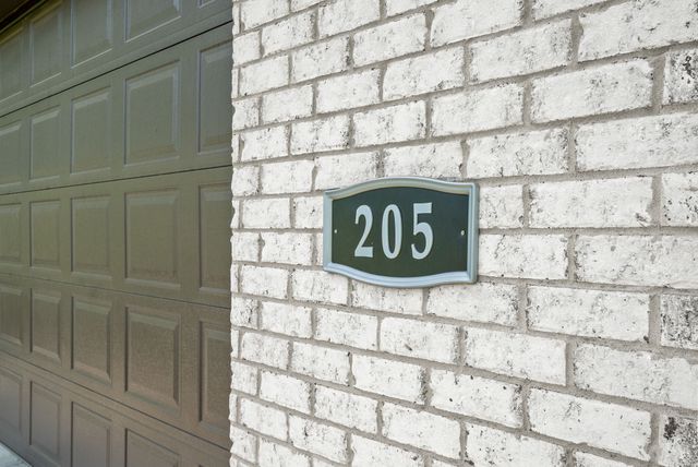 205 Dew Drop Dr, Franklin, KY 42134