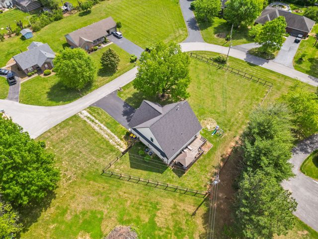 205 Dew Drop Dr, Franklin, KY 42134