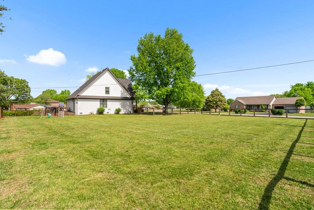 205 Dew Drop Dr, Franklin, KY 42134