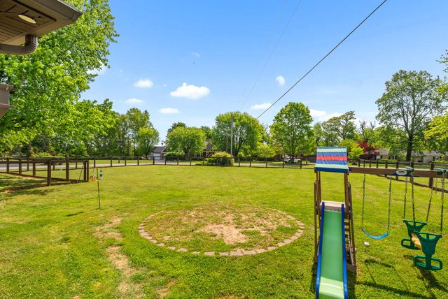 205 Dew Drop Dr, Franklin, KY 42134