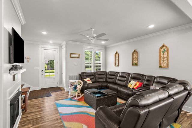 205 Dew Drop Dr, Franklin, KY 42134
