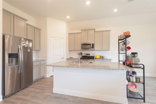10924 Klondike Lane, Aubrey, TX 76227