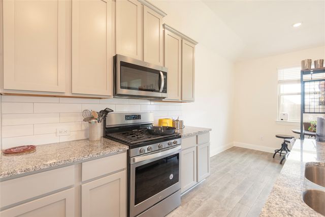 10924 Klondike Lane, Aubrey, TX 76227