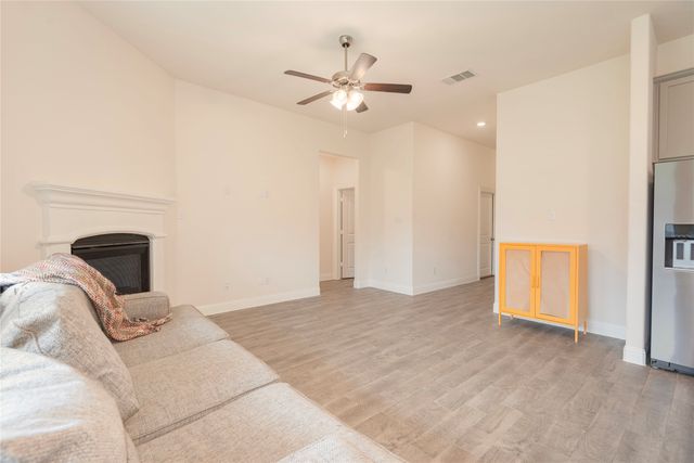 10924 Klondike Lane, Aubrey, TX 76227