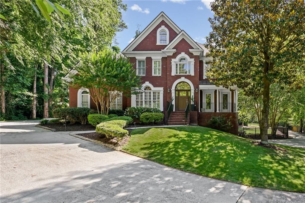 Image 2 of property listing at 1529 Richard Stokes Drive, Decatur, GA 30033