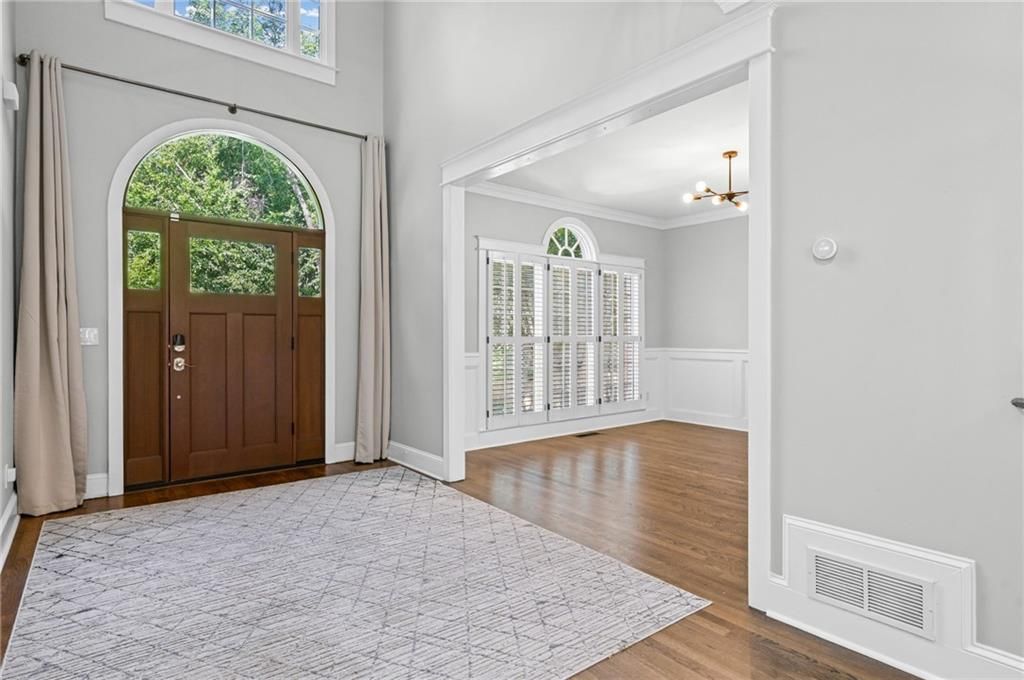 Image 6 of property listing at 1529 Richard Stokes Drive, Decatur, GA 30033