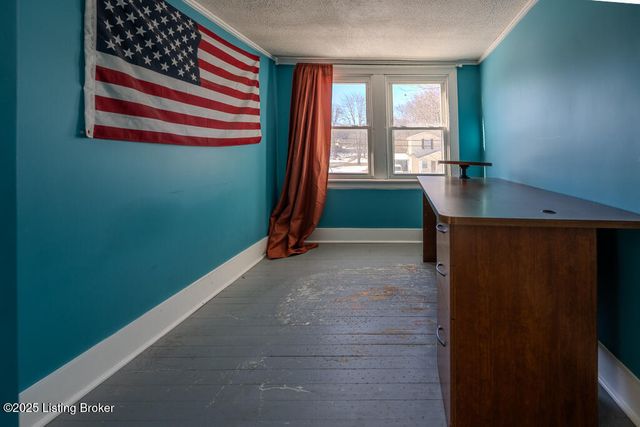 5465 Bruce Ave, Louisville, KY 40214