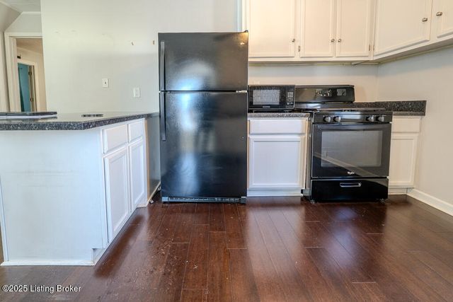 5465 Bruce Ave, Louisville, KY 40214