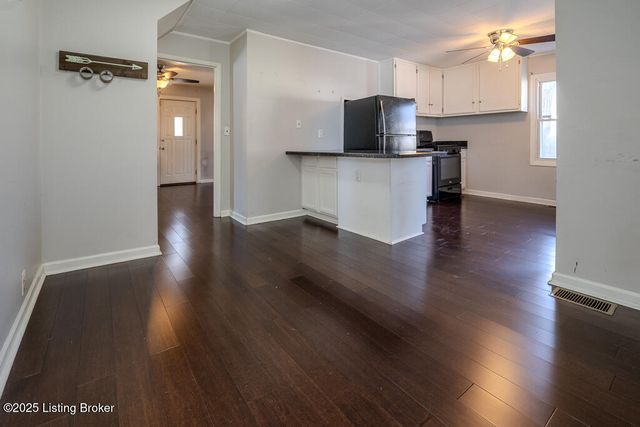 5465 Bruce Ave, Louisville, KY 40214