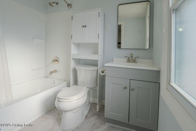 5465 Bruce Ave, Louisville, KY 40214