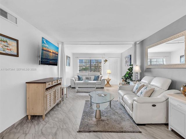 730 Pennsylvania Ave 512, Miami Beach, FL 33139