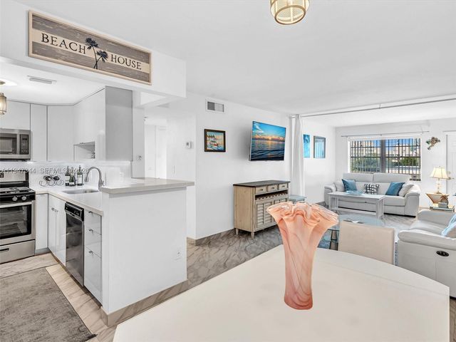 730 Pennsylvania Ave 512, Miami Beach, FL 33139