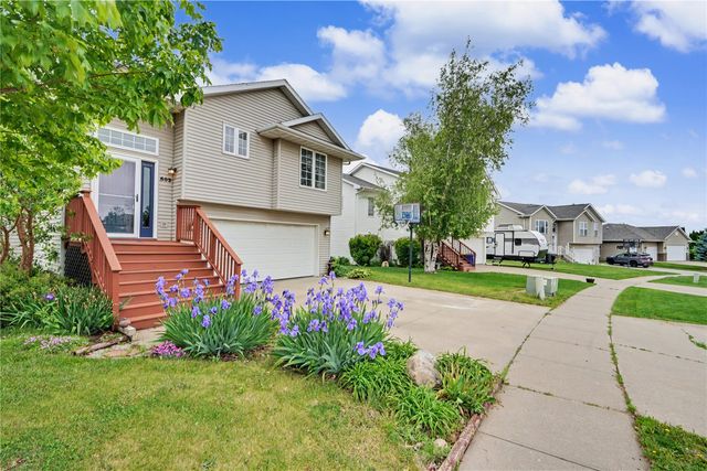 502 Mont Clair Street, Solon, IA 52333