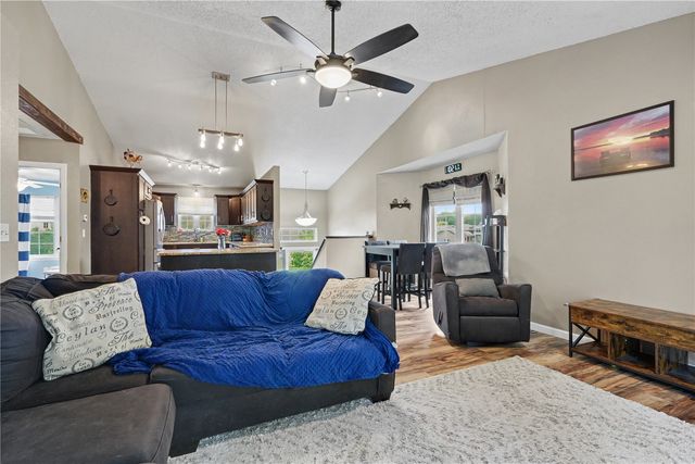 502 Mont Clair Street, Solon, IA 52333