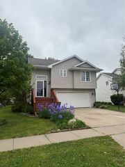 502 Mont Clair Street, Solon, IA 52333