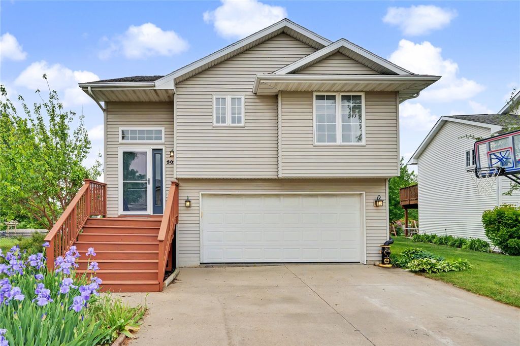 502 Mont Clair Street, Solon, IA 52333
