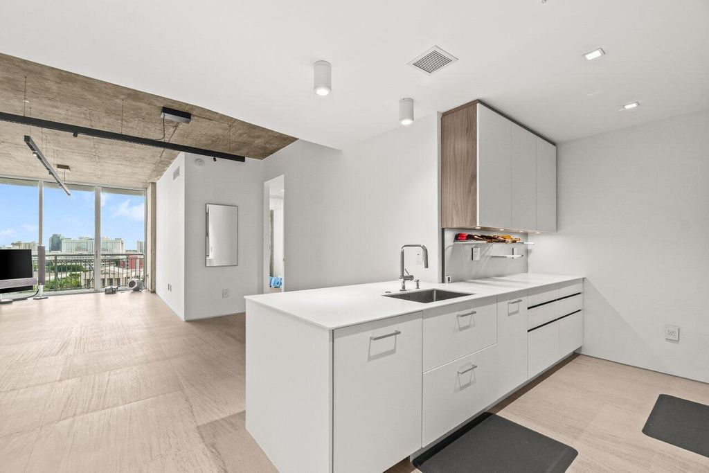 300 S Australian Avenue 1104, West Palm Beach, FL 33401
