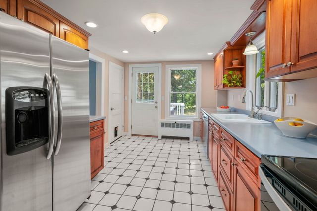 452 Chestnut St, Ashland, MA 01721