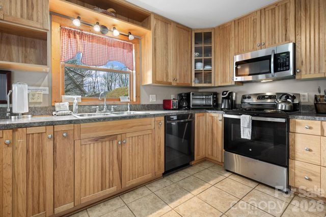 173 Chipmunk Lane, Blowing Rock, NC 28605