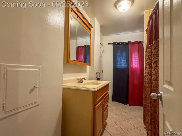 23342 Shoreview Street, Saint Clair Shores, MI 48082