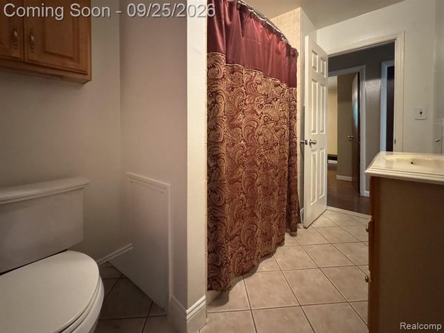 23342 Shoreview Street, Saint Clair Shores, MI 48082