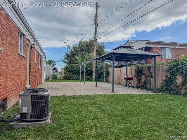 23342 Shoreview Street, Saint Clair Shores, MI 48082