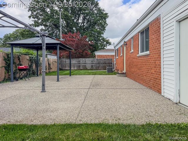23342 Shoreview Street, Saint Clair Shores, MI 48082