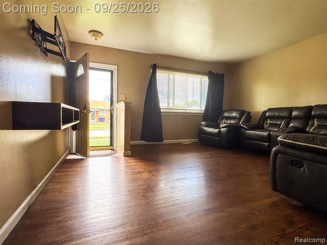 23342 Shoreview Street, Saint Clair Shores, MI 48082