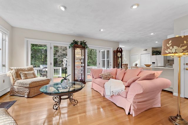 5 Buckskin Lane, Westford, MA 01886