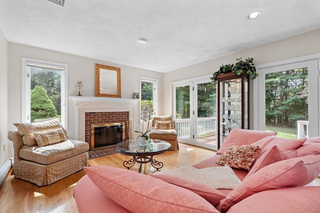 5 Buckskin Lane, Westford, MA 01886