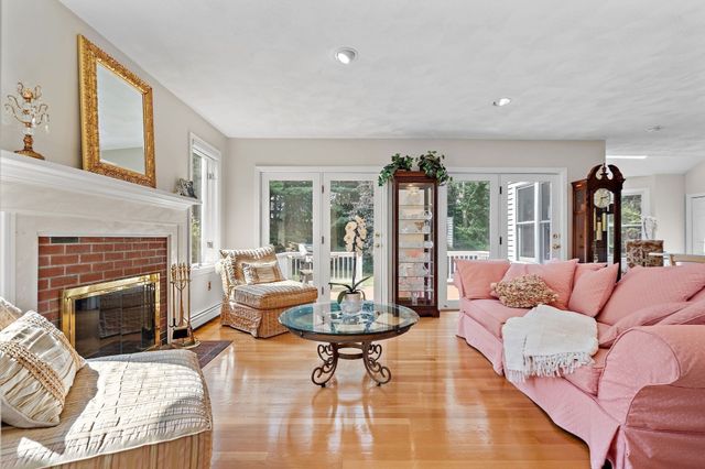 5 Buckskin Lane, Westford, MA 01886