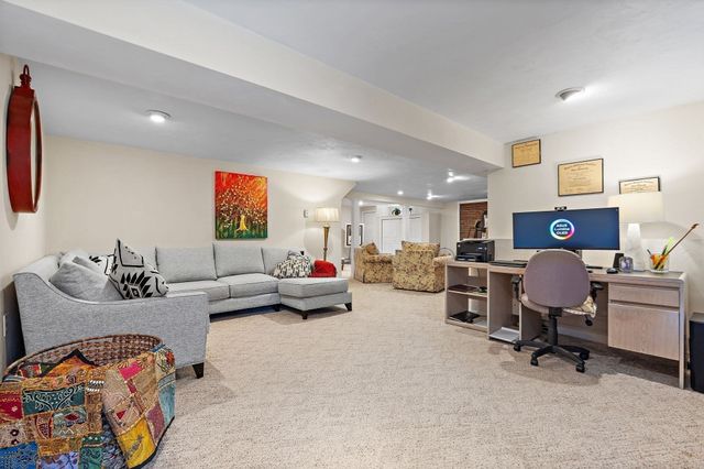 5 Buckskin Lane, Westford, MA 01886