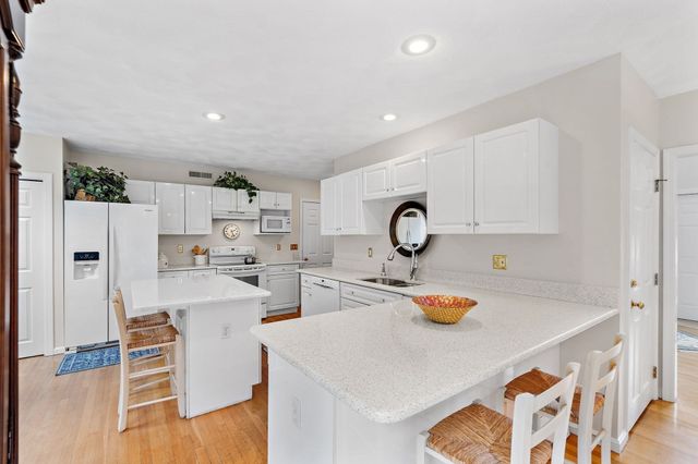 5 Buckskin Lane, Westford, MA 01886
