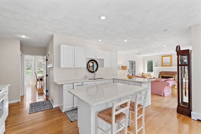 5 Buckskin Lane, Westford, MA 01886