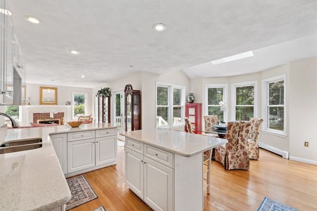 5 Buckskin Lane, Westford, MA 01886