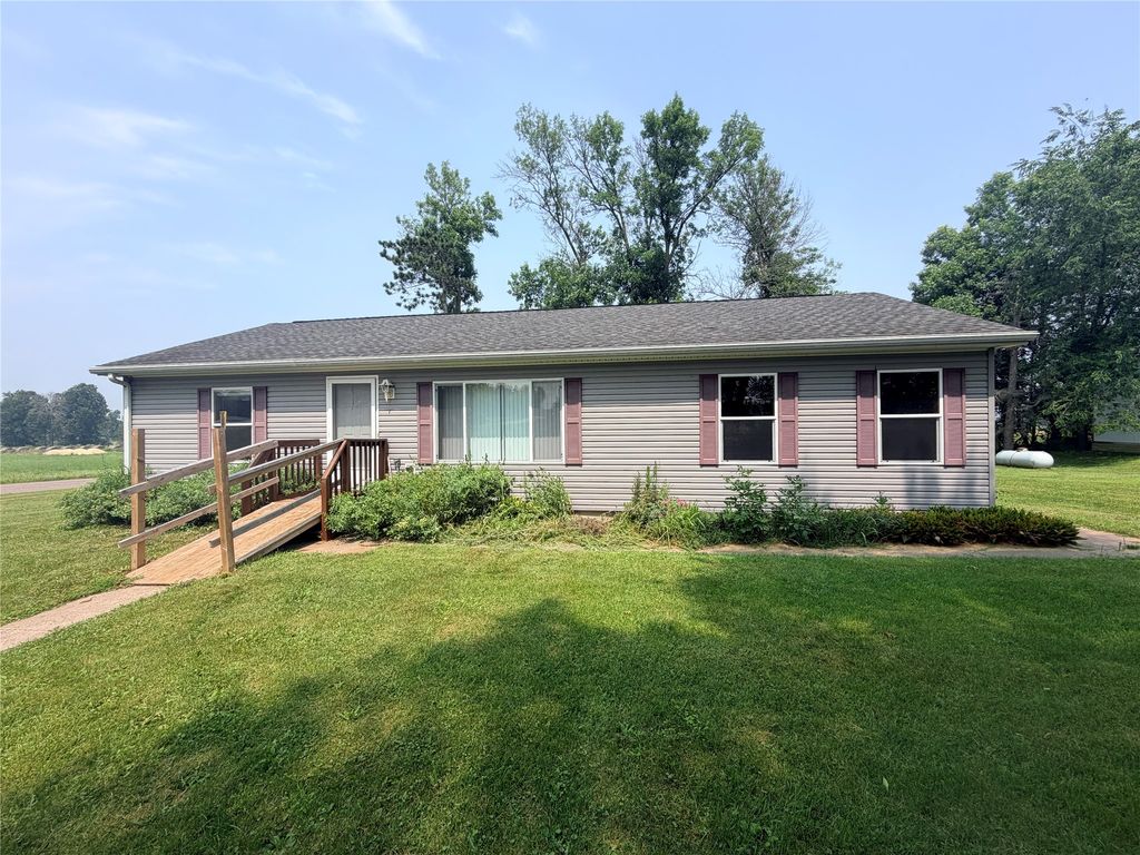 Image 1 of property listing at 25239 90th Street, New Auburn, WI 54757