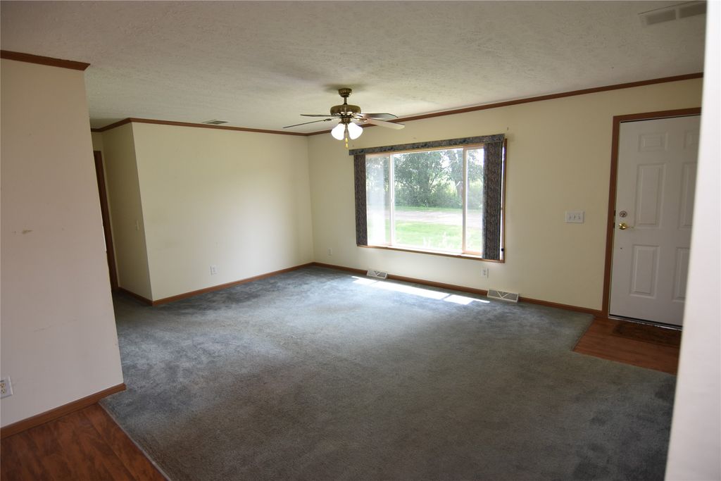 Image 14 of property listing at 25239 90th Street, New Auburn, WI 54757