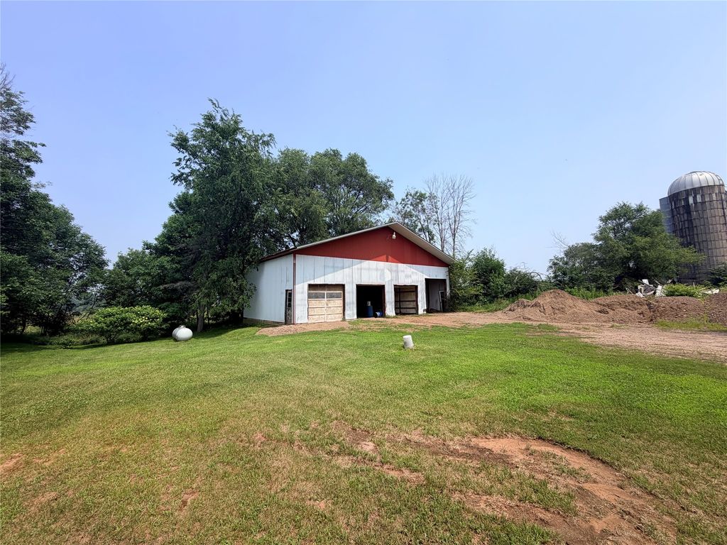 Image 22 of property listing at 25239 90th Street, New Auburn, WI 54757