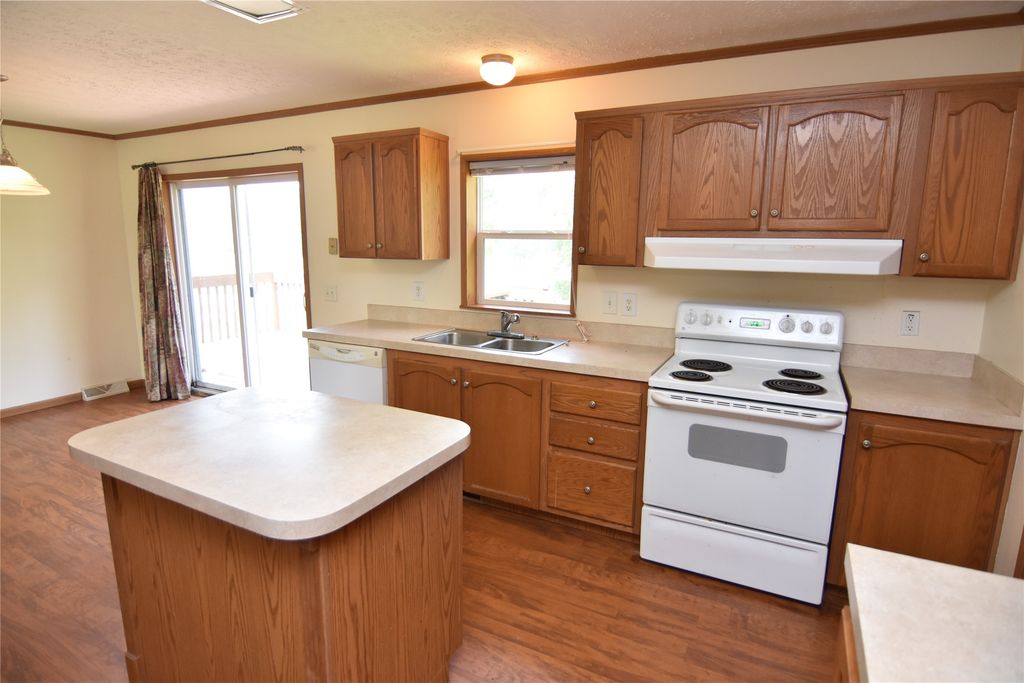 Image 9 of property listing at 25239 90th Street, New Auburn, WI 54757