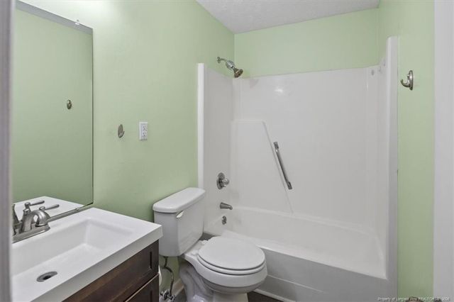 209 Brokenhurst Court, Fayetteville, NC 28311