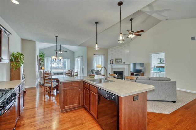 16 Harbour Oaks, Gates, NY 14624