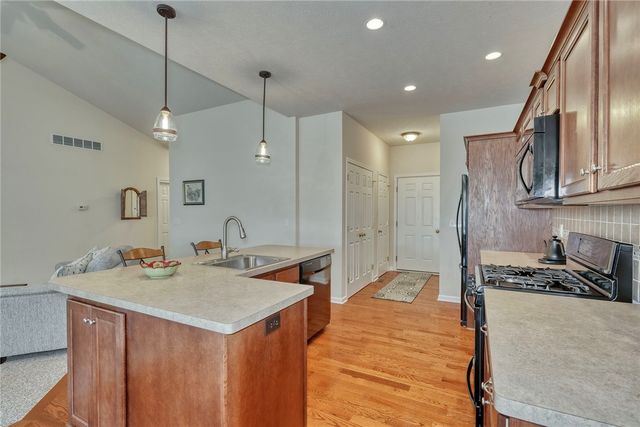 16 Harbour Oaks, Gates, NY 14624