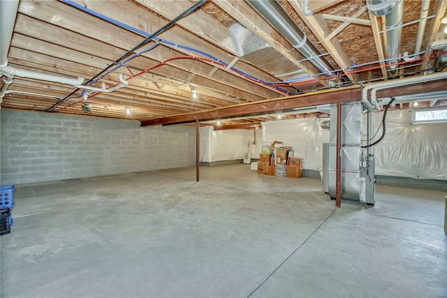 16 Harbour Oaks, Gates, NY 14624