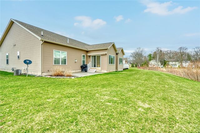 16 Harbour Oaks, Gates, NY 14624