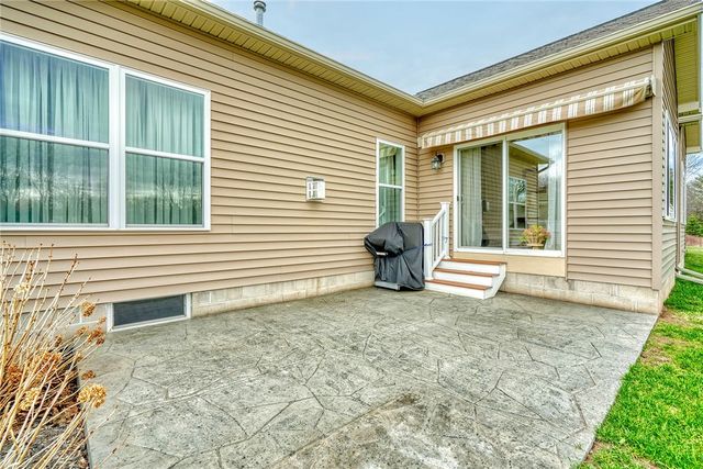 16 Harbour Oaks, Gates, NY 14624