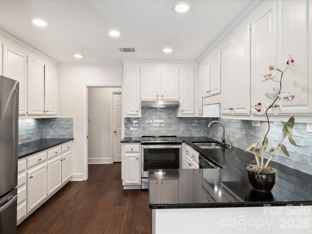 5315 Wingedfoot Road, Charlotte, NC 28226