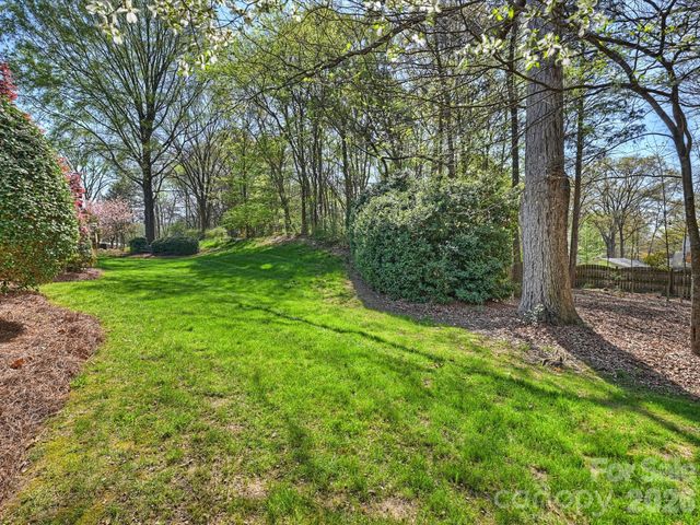 5315 Wingedfoot Road, Charlotte, NC 28226